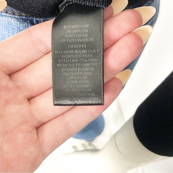 🖤Cable & Gauge Black Cardigan | Floral Appliqué Neckline | Size Small🖤 - Picture 10 of 11